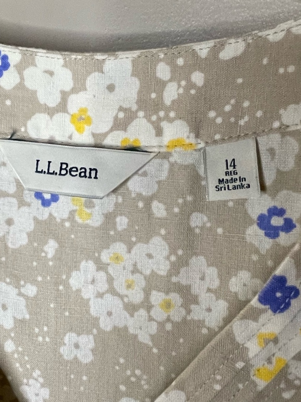 L.L. Bean Beige Floral Sleeveless Wrap Dress Sz 14 - Picture 4 of 6